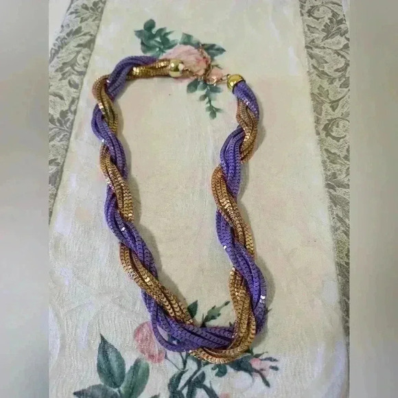 Chunky purple and  gold vintage necklace - Picture 1 of 5